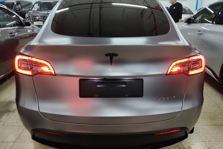 特斯拉 Model Y 2023款 后轮驱动版车身外观6