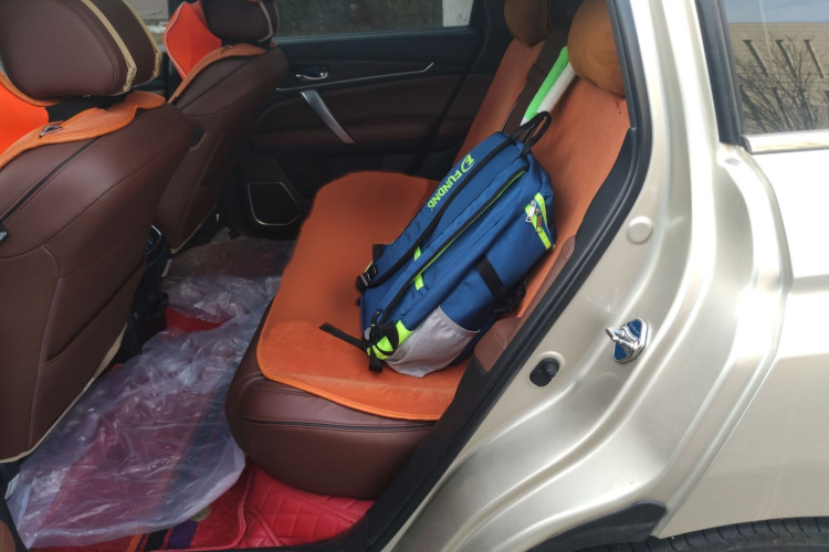 本田UR-V 2017款 370TURBO 四驱尊耀版 国V中控内饰7004