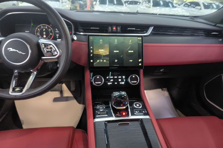 捷豹XFL 2023款 XFL 2.0T P250 两驱精英运动版局部细节16