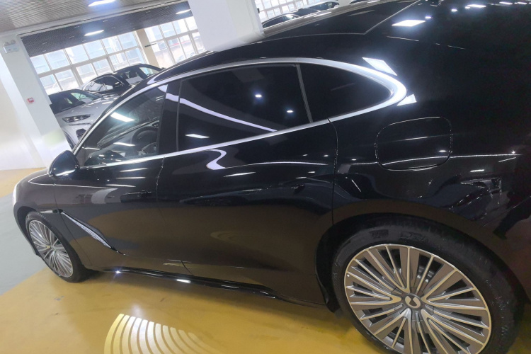 腾势Z9 2024款 1100km 四驱Ultra版车身外观6003