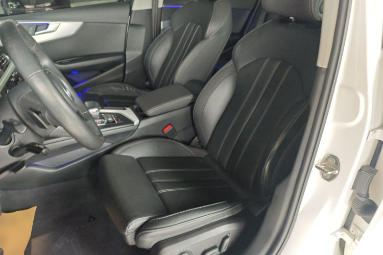 奥迪A4L 2020款 40 TFSI 时尚动感型中控内饰19