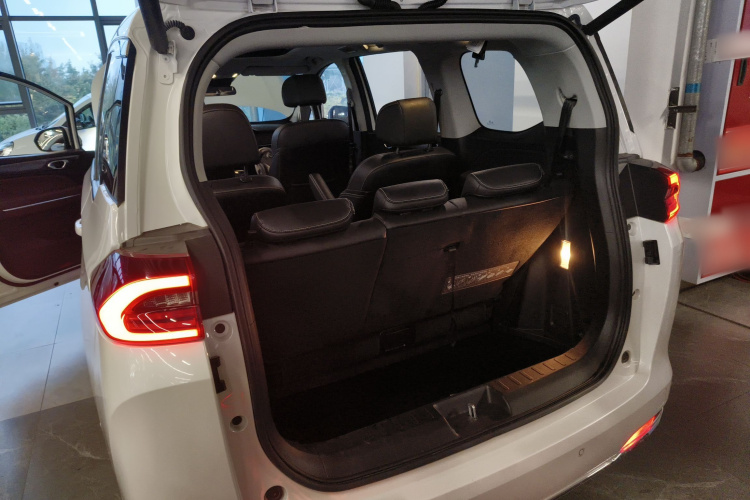 广汽传祺 传祺M6 2023款 PRO 270T DCT尊享版机舱底盘23