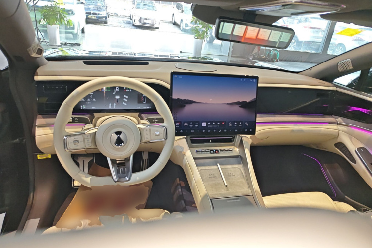 腾势Z9 2024款 1100km 四驱Ultra版中控内饰12