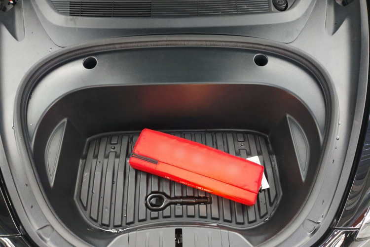 特斯拉 Model 3 2022款 Performance高性能全轮驱动版局部细节24