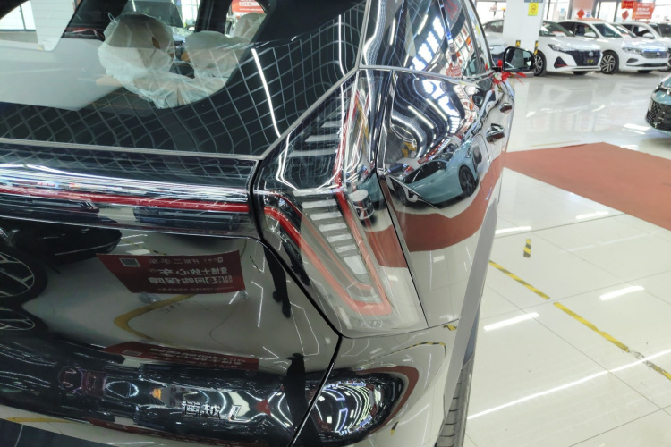 吉利汽车 博越L 2025款 第四代 1.5TD DCT 锦绣车身外观9