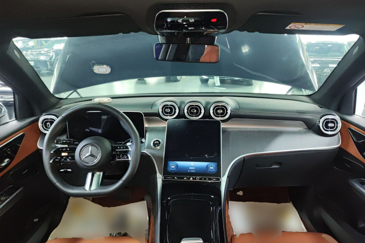 奔驰GLC 2023款 GLC 260 L 4MATIC 豪华型 5座中控内饰7002