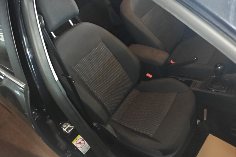 大众 朗逸 2015款 1.6L 手动风尚版局部细节41