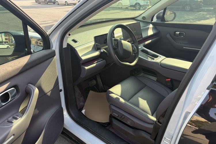 零跑汽车 零跑C16 2026款 增程 280激光雷达智尊版 6座局部细节19