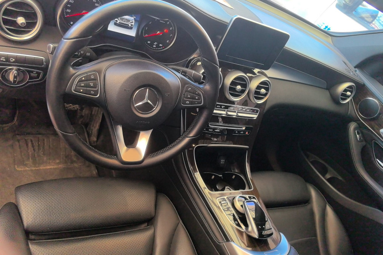 奔驰GLC 2019款 GLC 260 L 4MATIC 豪华型局部细节13