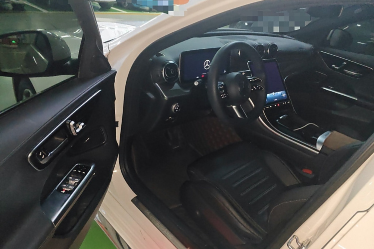奔驰C级 2022款 改款 C 200 L 运动版中控内饰7003
