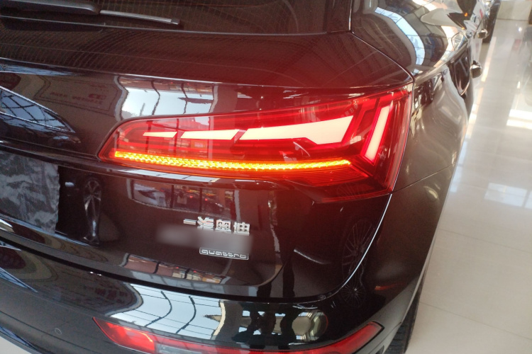 奥迪Q5L 2024款 40 TFSI 豪华动感型车身外观6006