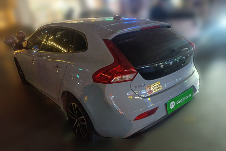 沃尔沃V40 2019款 T3 智逸版车身外观5