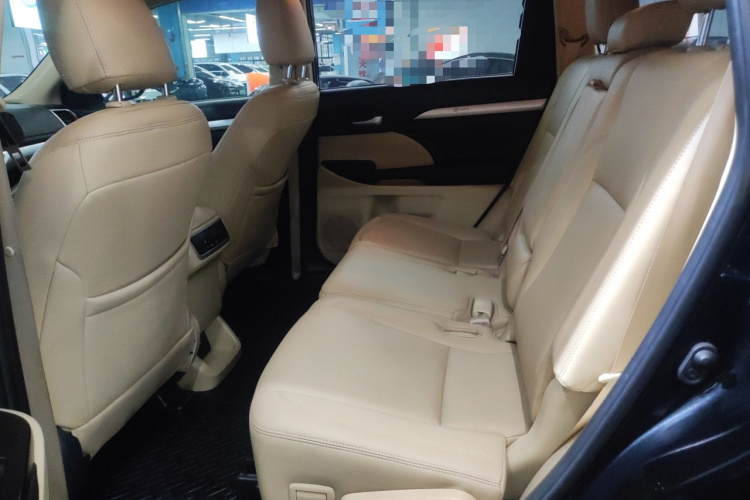 丰田 汉兰达 2021款 2.0T 四驱精英版 7座中控内饰21