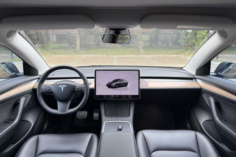 特斯拉 Model 3 2021款 改款二 Performance高性能全轮驱动版中控内饰7001