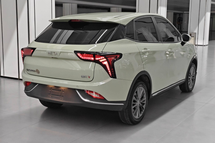 哪吒汽车 哪吒V 2022款 潮 400 Lite车身外观6006