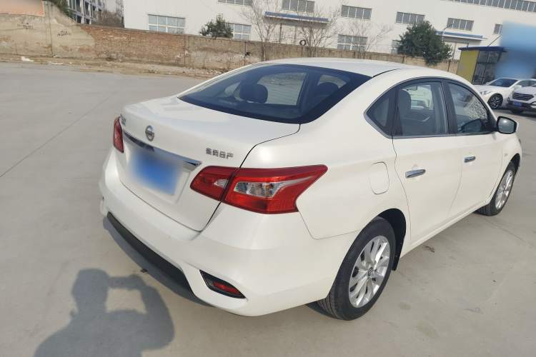 日产 轩逸 2022款 经典 1.6XE CVT舒适版车身外观7