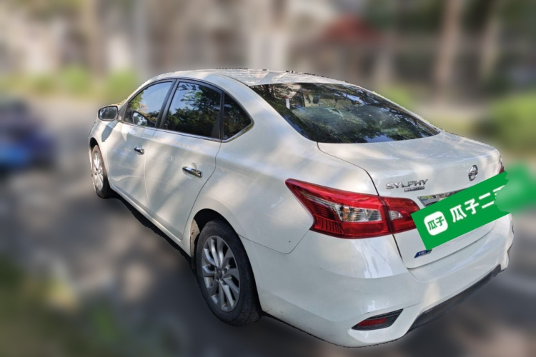 日产 轩逸 2022款 经典 1.6XL CVT豪华版车身外观5