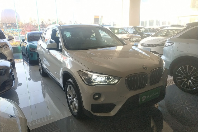 宝马X1 2016款 sDrive18Li 尊享型车身外观3