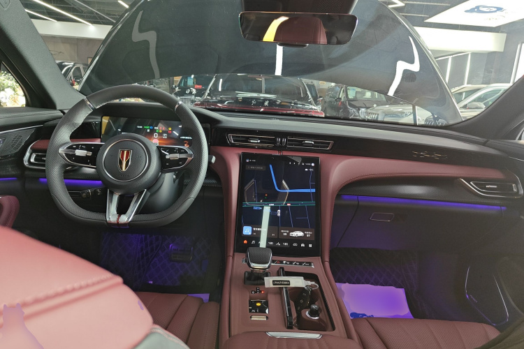 红旗H5 2025款 2.0T 自动玄影200万辆纪念版中控内饰7002