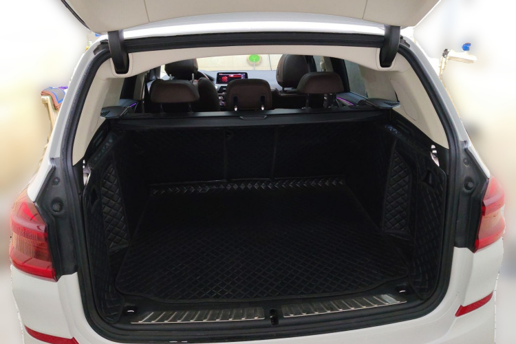 宝马X3 2020款  xDrive28i M运动套装中控内饰23