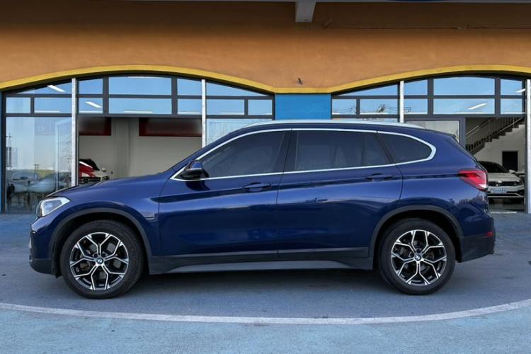 宝马X1 2020款 sDrive25Li 领先型车身外观6003