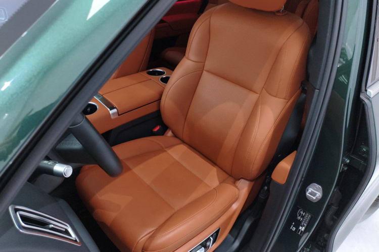 理想汽车 理想L9 2022款 Max中控内饰19