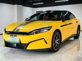 比亚迪 汉L 2025款 DM-p 四驱激光雷达旗舰型