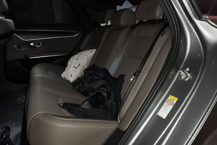 比亚迪 汉 2023款 DM-i 冠军版 200KM 旗舰型中控内饰21