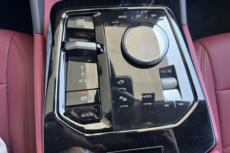 宝马5系 2025款 530Li 领先型 M运动套装局部细节18