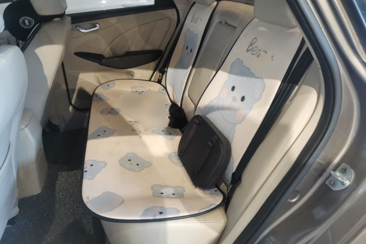 奇瑞 艾瑞泽7 2013款 1.6L CVT致享版中控内饰21