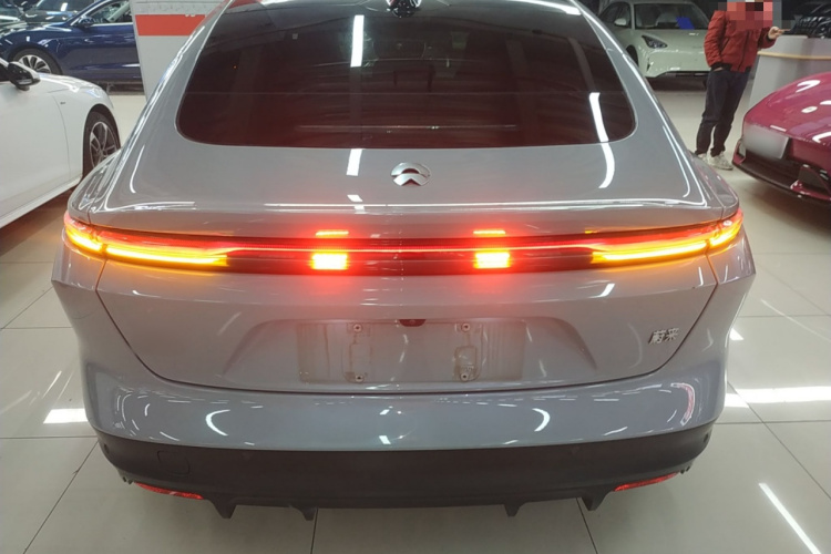 蔚来ET5 2024款 75kWh车身外观6004