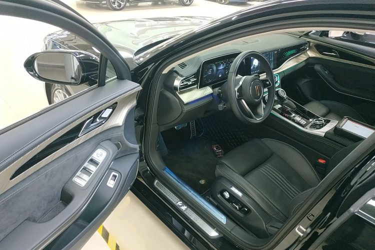 红旗H9 2020款 3.0T 智联旗领四座版中控内饰20