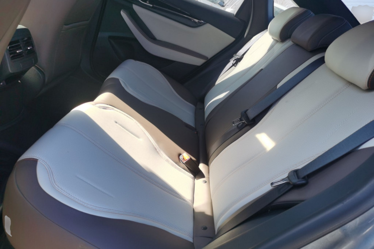 比亚迪 秦PLUS 2024款 荣耀版 DM-i 55KM领先型中控内饰21