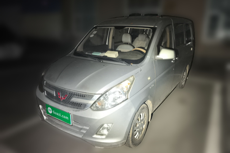 五菱汽车 五菱荣光V 2016款 1.5L标准型车身外观1