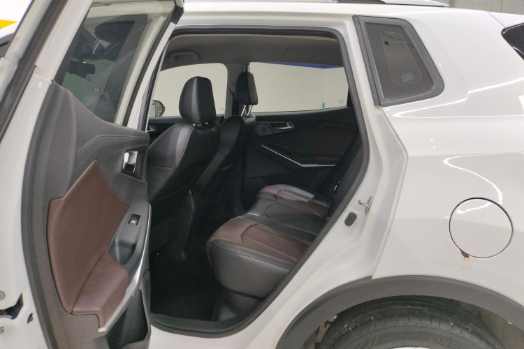 长安CS15 2019款 1.5L 手动进取型 国VI中控内饰21