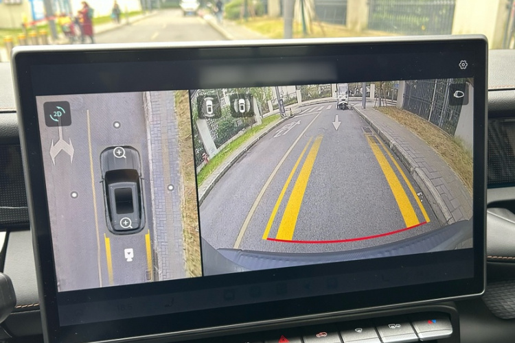 捷途自由者 2025款 2.0TD 自动XWD征服中控内饰7013