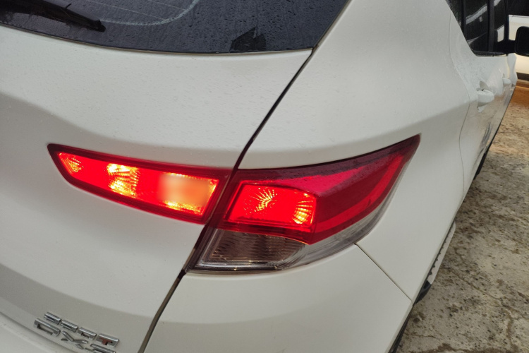 东南DX3 2018款 1.5T CVT尊贵型车身外观6006