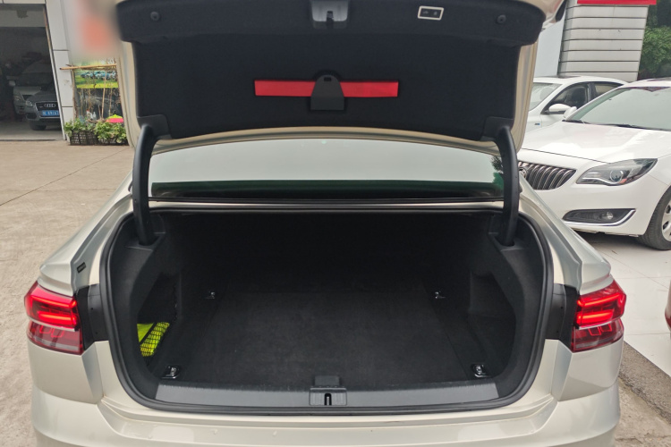 大众 辉昂 2018款 改款 380TSI 两驱商务版局部细节23