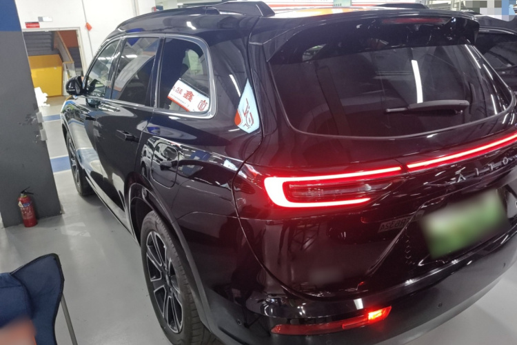 鸿蒙智行 问界M7 2024款 1.5T 智驾四驱Ultra版 5座车身外观6003