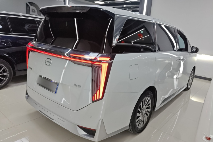 广汽传祺 传祺M8 2023款 宗师系列 400T 旗舰版车身外观7