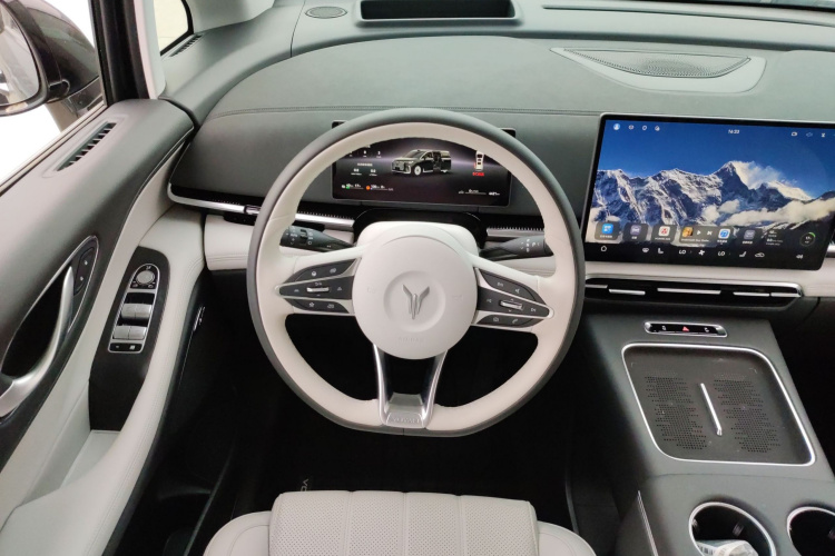 岚图汽车 岚图梦想家 2025款 PHEV 四驱卓越乾崑版局部细节13