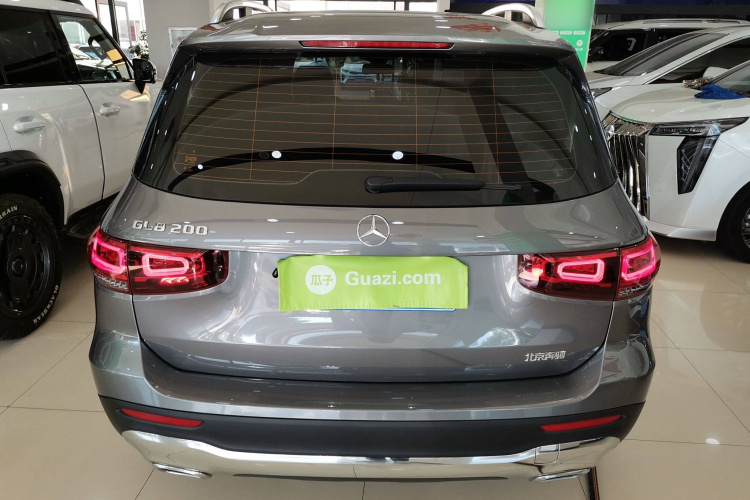 奔驰GLB 2022款 改款二 GLB 200 动感型车身外观6