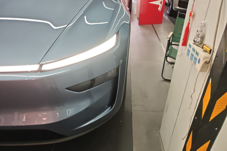 特斯拉 Model Y 2025款 长续航全轮驱动版局部细节36