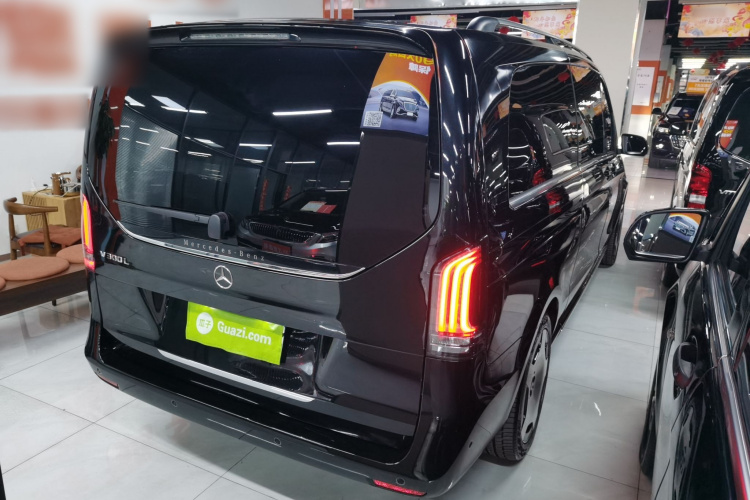 奔驰V级 2024款 V 300 L 长轴距豪华版车身外观6005