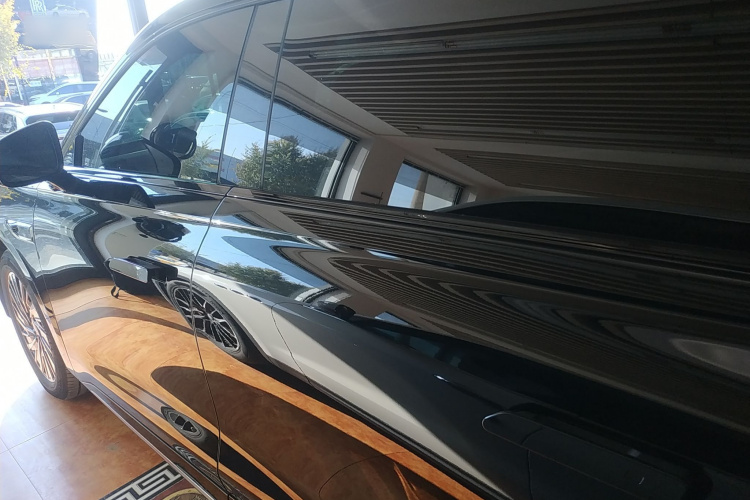 星途 星纪元 ET 2025款 增程 265 Max两驱城区辅助驾驶车身外观4