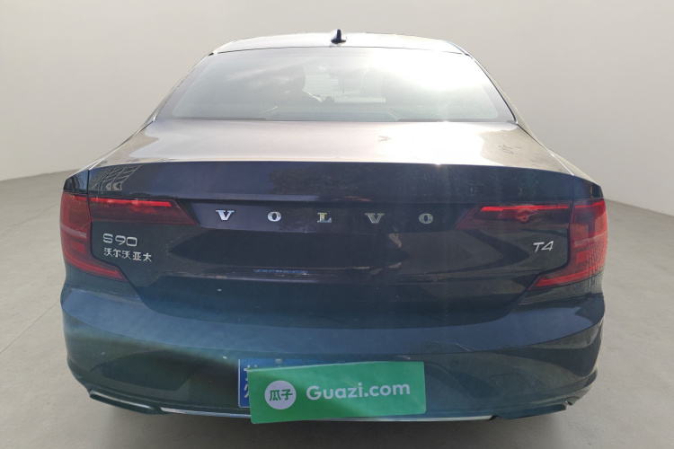 沃尔沃S90 2017款 T4 智逸版车身外观6