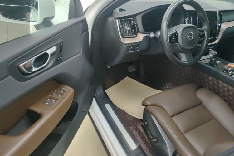 沃尔沃XC60 2021款 T5 四驱智远豪华版中控内饰20