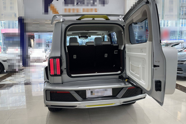 超境汽车 共创坦克300 2021款 2.0T 赛博坦克中控内饰7010