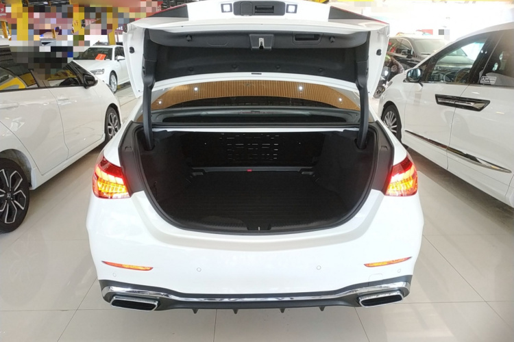 奔驰C级 2023款 C 260 L 运动版机舱底盘23