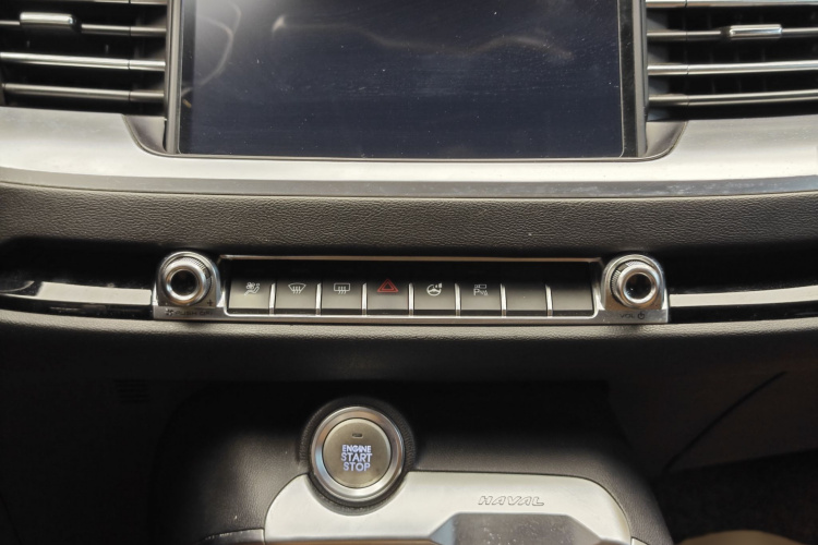 哈弗H6 2017款 红标 2.0T 自动两驱智尚型中控内饰7010